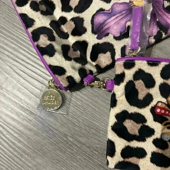 Clinique Pouch - Picture 4 of 4